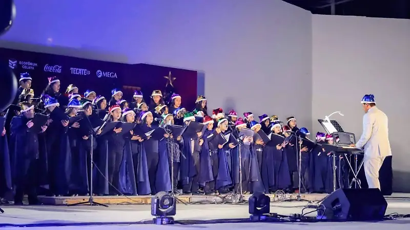 Lindos temas navideños fueron interpretados por esta agrupación.